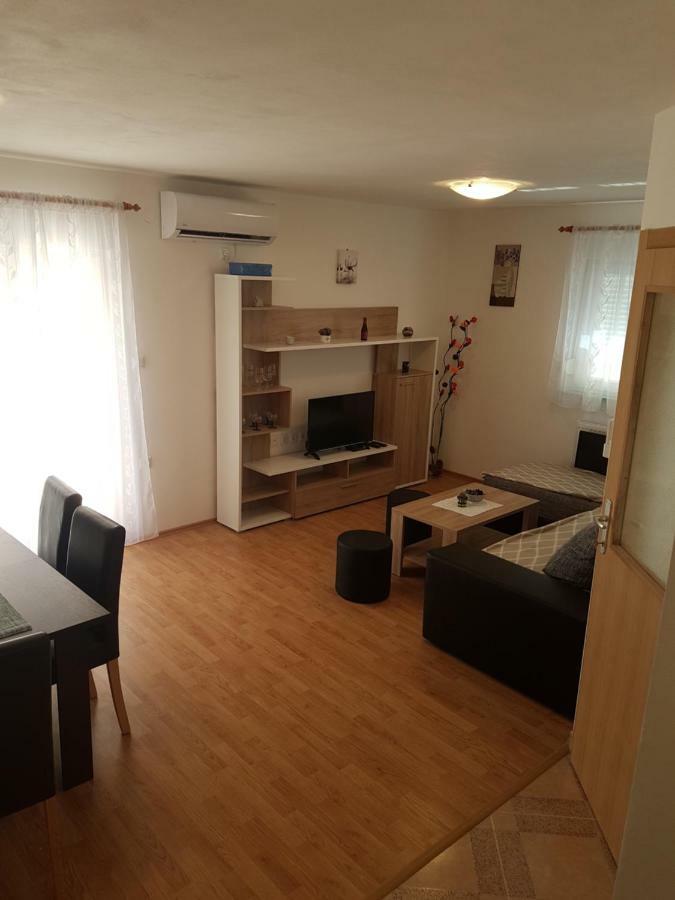 Apartmani Luca Fažana Buitenkant foto